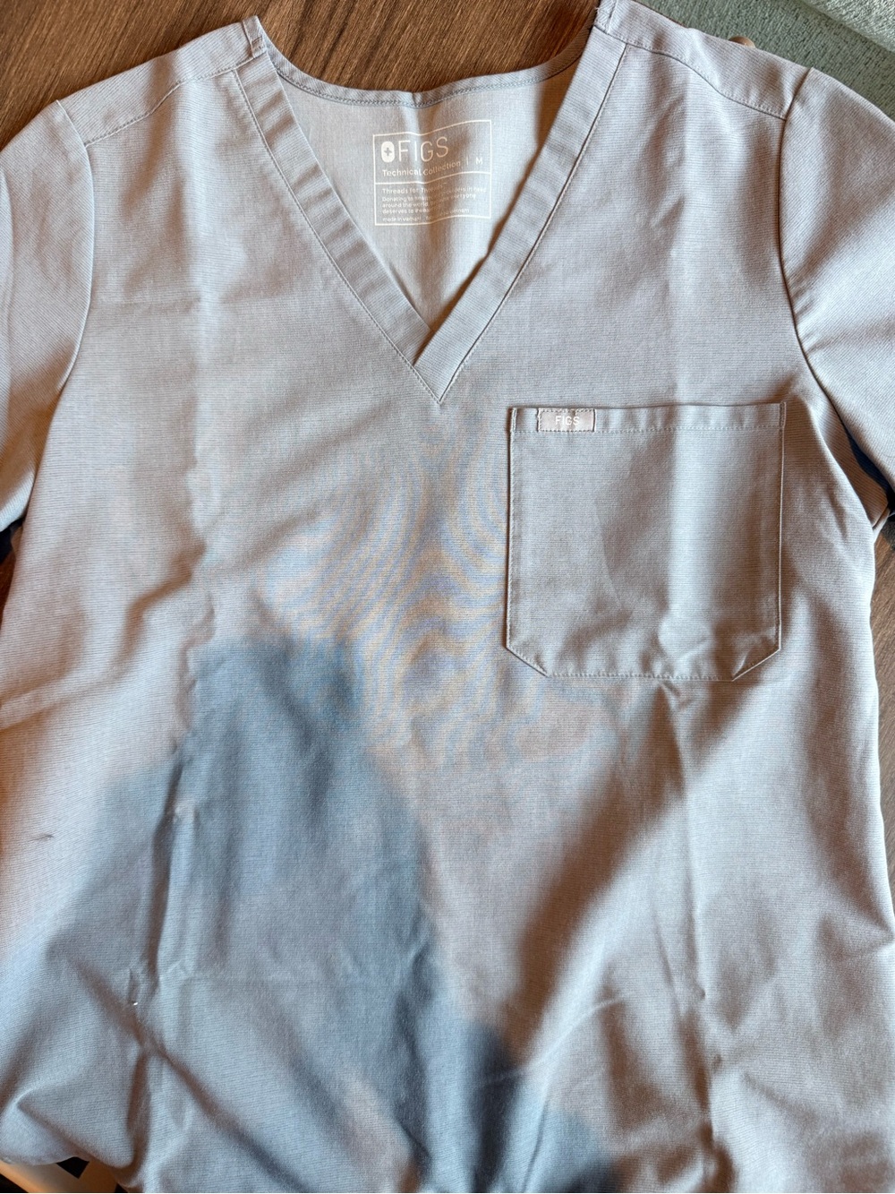 Figs Women's Short Sleeve V-Neck Top in Light Gray